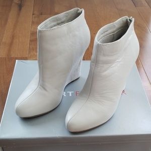 Report leather Wedge Ankle Booties